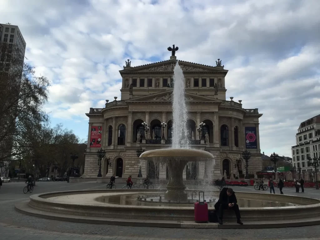 Старая Опера / Old Opera House