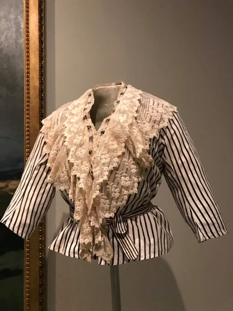 ...очень мне понравившаяся "матросская" Блуза / Cuerpo | Bodice, 1905 год. Popelin de algodón, encaje y pasacintas.