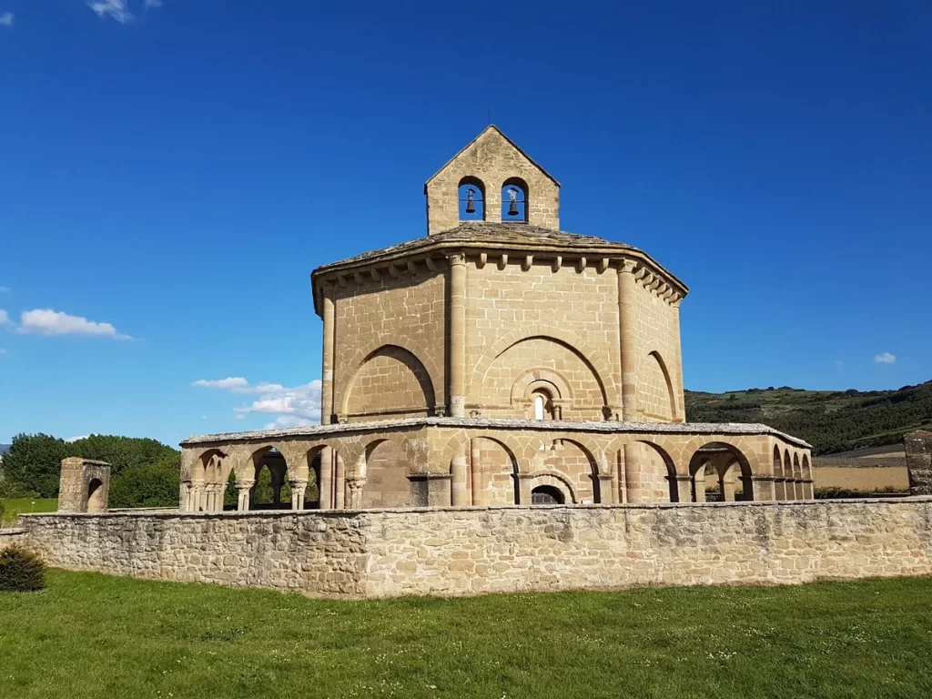 Храму Santa Maria de Eunate - 1100 лет. 